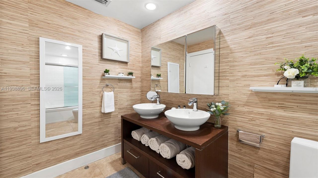 2301 Collins Ave, Unit 1632, Miami Beach, FL 33139 Photo