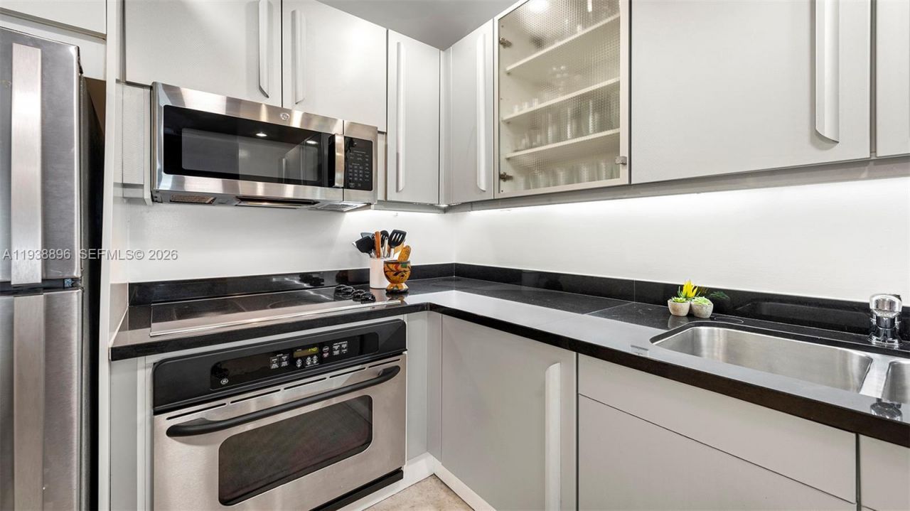 2301 Collins Ave, Unit 1632, Miami Beach, FL 33139 Photo