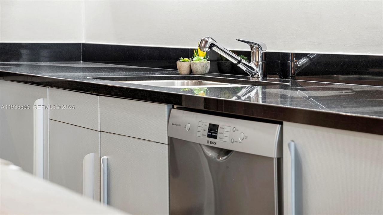 2301 Collins Ave, Unit 1632, Miami Beach, FL 33139 Photo