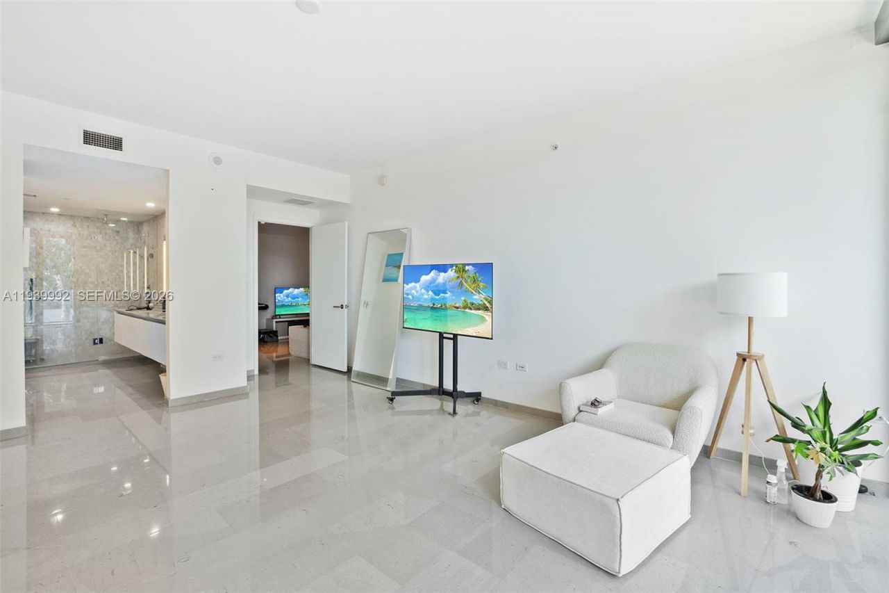 68 SE 6th Street , Unit 805, Miami, FL 33131 Photo