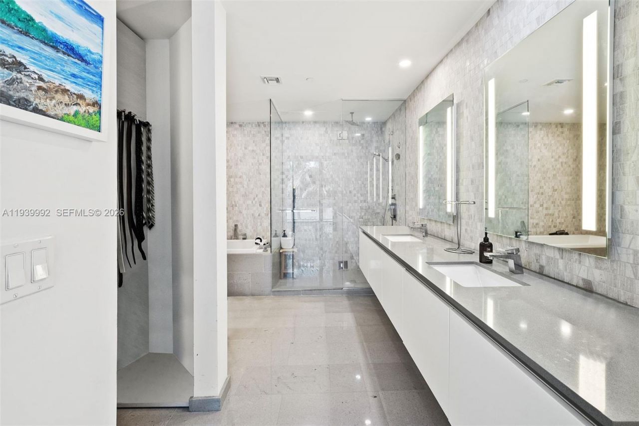 68 SE 6th Street , Unit 805, Miami, FL 33131 Photo