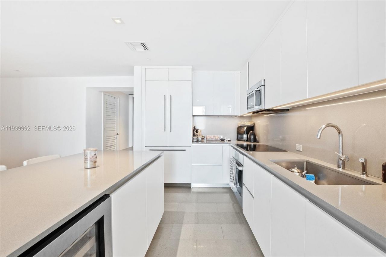 68 SE 6th Street , Unit 805, Miami, FL 33131 Photo