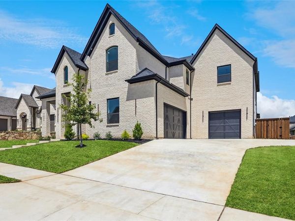 7209 Smith Farm Drive, North Richland Hills, TX 76182