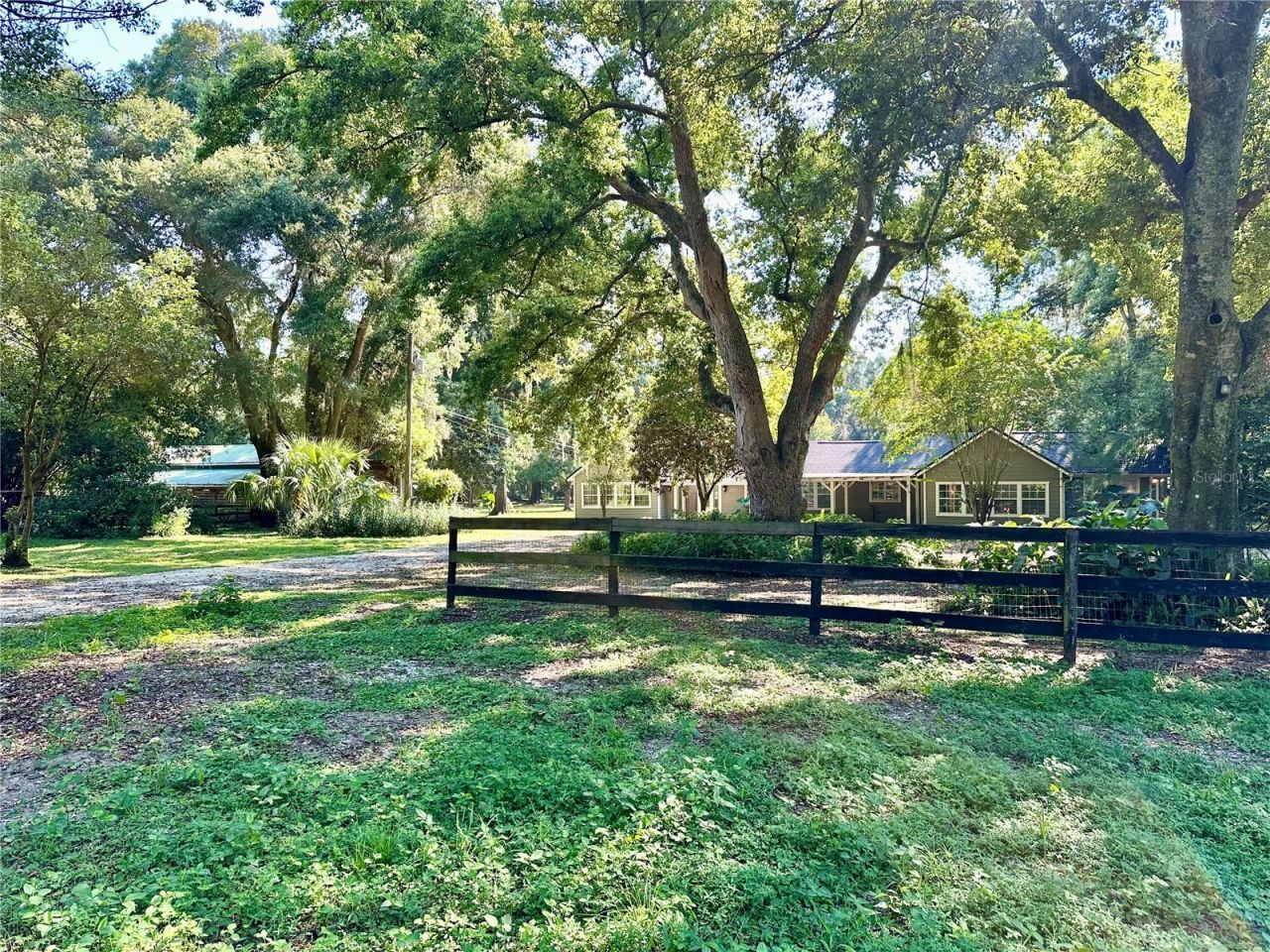 5625 NW 193rd Lane, Orange Lake, FL 32681 Photo