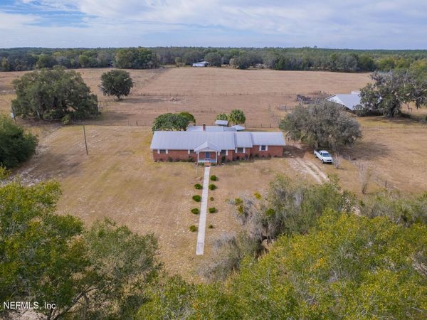 401 PLEASANT Street, Pomona Park, FL 32181