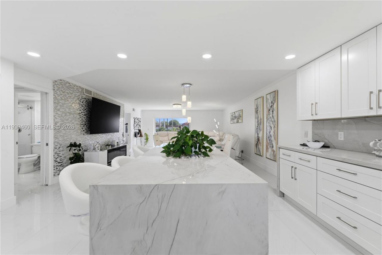 250 S Hollybrook Ter, Unit 306, Pembroke Pines, FL 33025 Photo