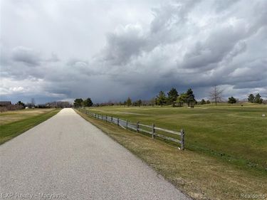 1 Putt-R Dr Putt-R Drive, Mussey Twp, MI 48014