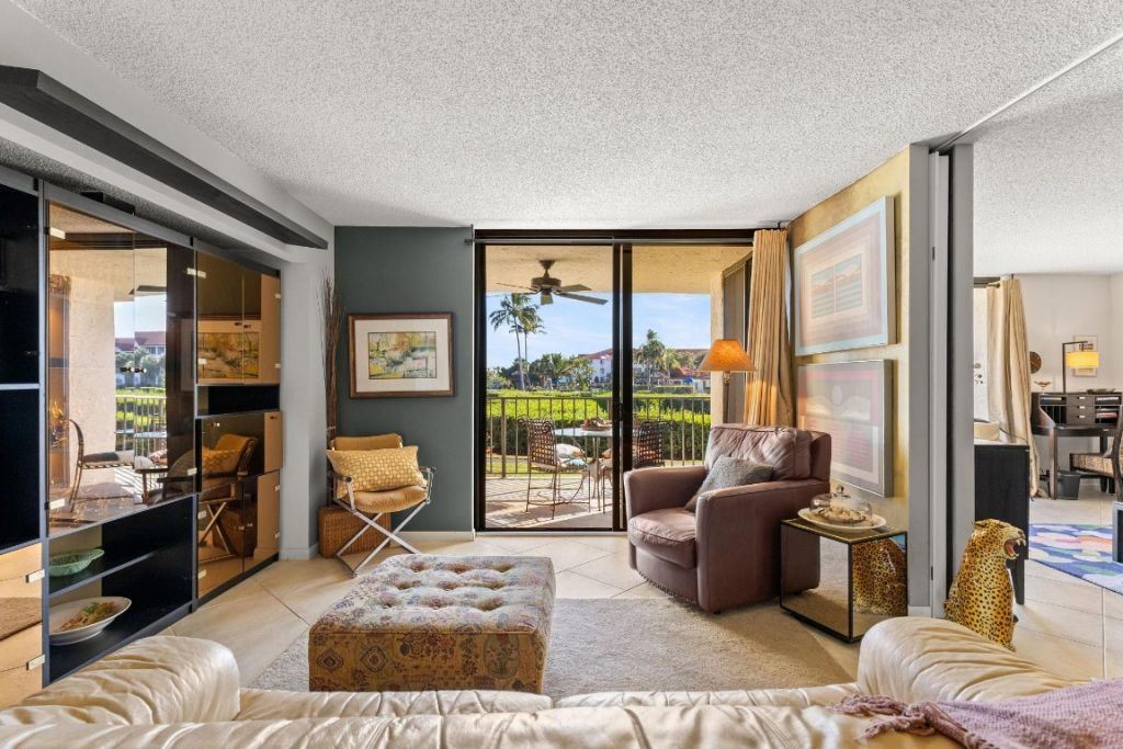 7020 Half Moon Cir, Unit 105, Hypoluxo, FL 33462 Photo