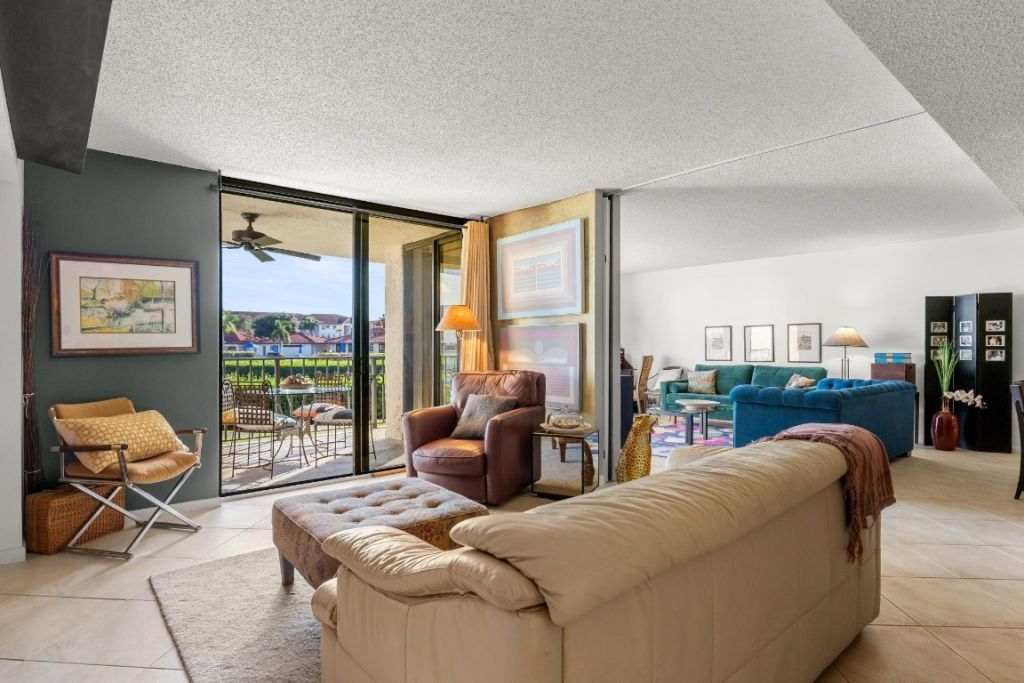 7020 Half Moon Cir, Unit 105, Hypoluxo, FL 33462 Photo