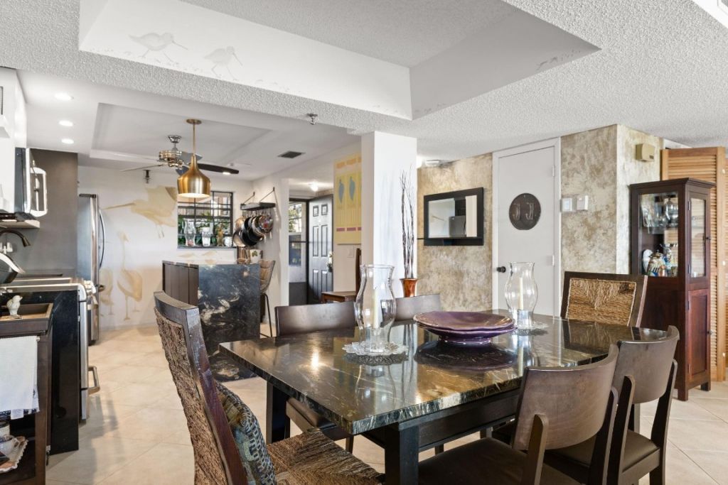 7020 Half Moon Cir, Unit 105, Hypoluxo, FL 33462 Photo