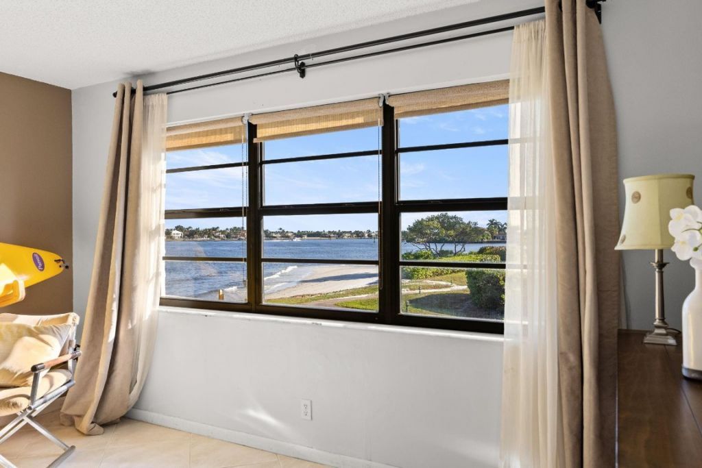 7020 Half Moon Cir, Unit 105, Hypoluxo, FL 33462 Photo