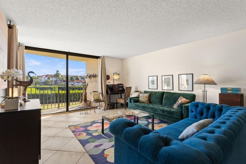 7020 Half Moon Cir, Unit 105, Hypoluxo, FL 33462 Photo