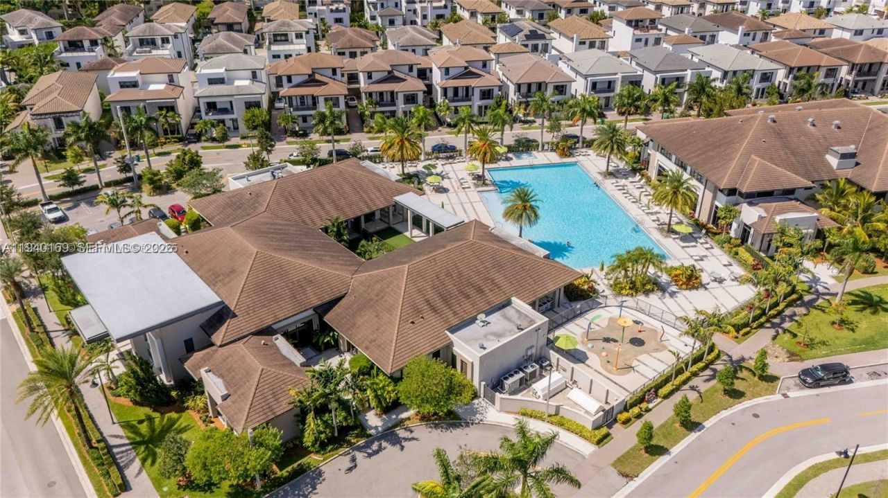 4714 NW 84th Ct, Unit 4714, Doral, FL 33166 Photo