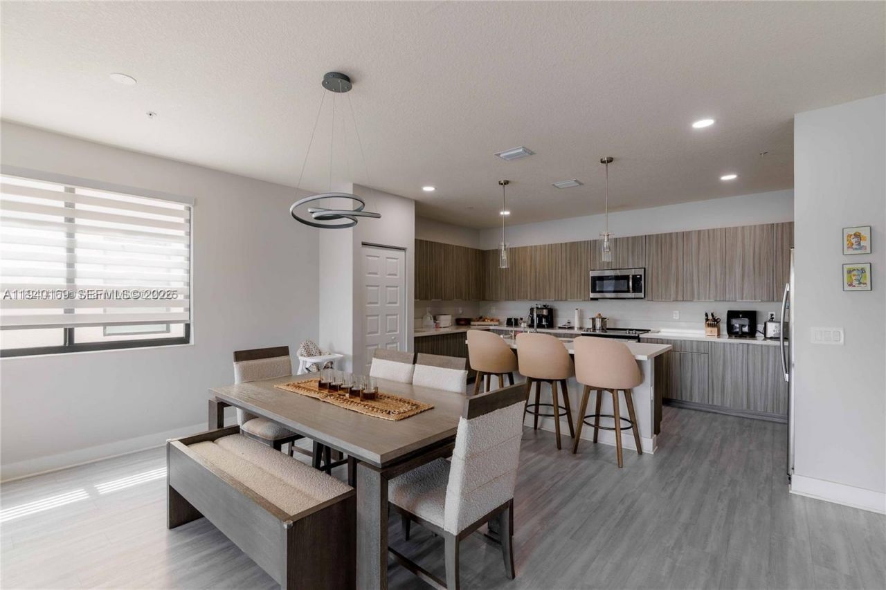 4714 NW 84th Ct, Unit 4714, Doral, FL 33166 Photo