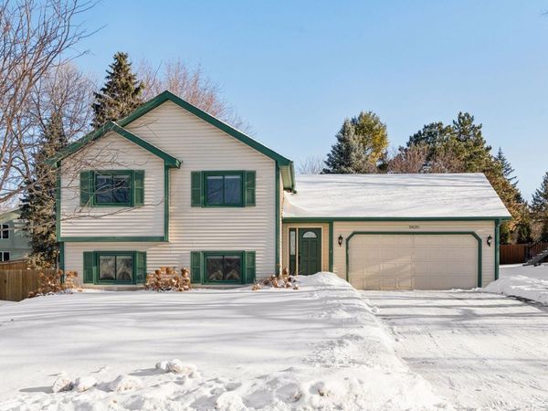 3820 Harbor Lane N, Plymouth, MN 55446