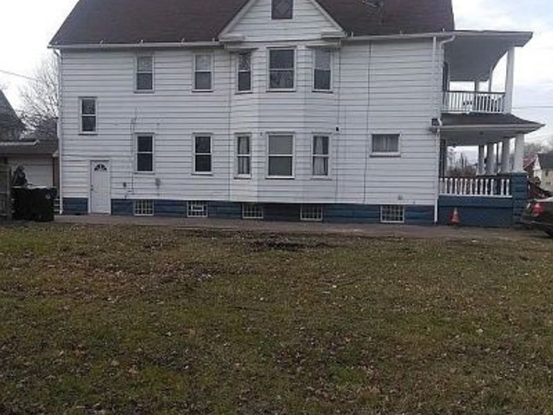 10910 Massie Avenue, Cleveland, OH 44108 Photo 2