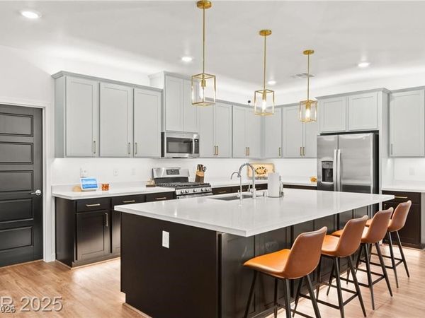 3525 Raina Ridge Court, Las Vegas, NV 89121