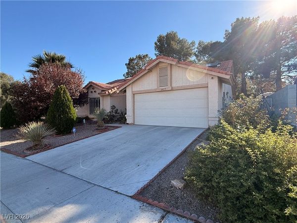 6425 Eagle Point Road, Las Vegas, NV 89108