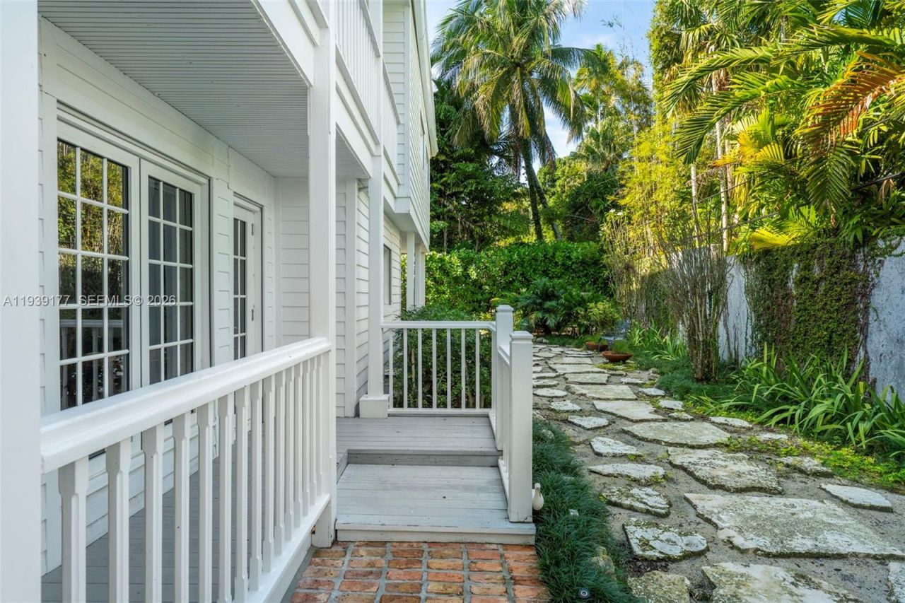 3455 S Moorings Way, Miami, FL 33133 Photo