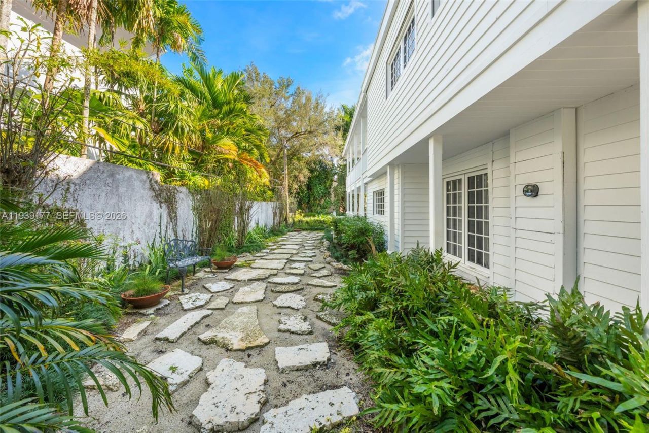 3455 S Moorings Way, Miami, FL 33133 Photo