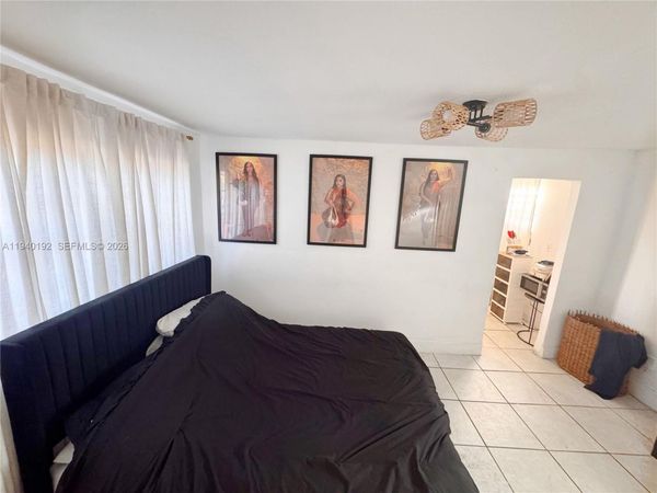195 NW 135th St, Miami, FL 33168