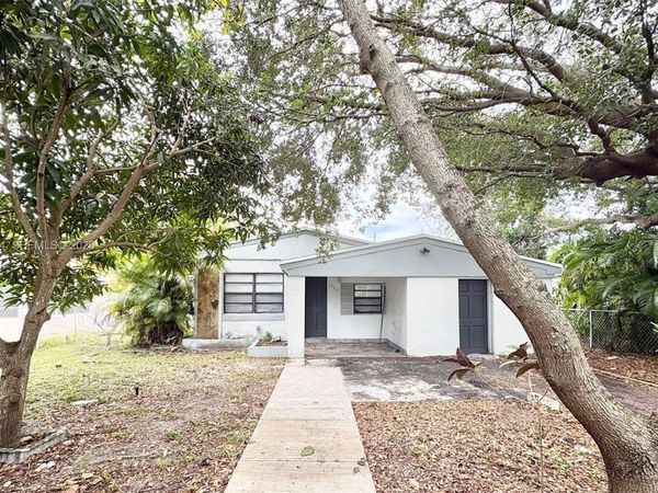 1332 NE 177th St , North Miami Beach, FL 33162
