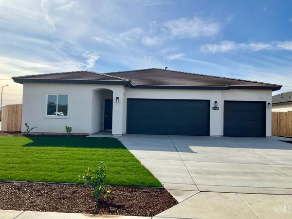 5109 Cohiba Court, Bakersfield, CA 93307