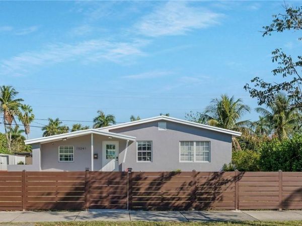 10241 Dominican Dr, Cutler Bay, FL 33189
