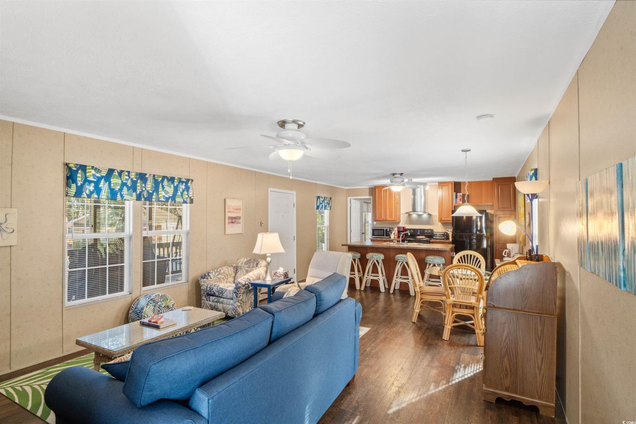 2429 Park St. Photo 4