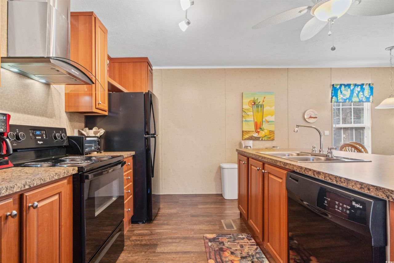 2429 Park St. Photo 7