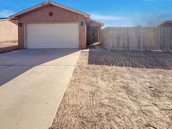 336 4th Avenue SW, Rio Rancho, NM 87124
