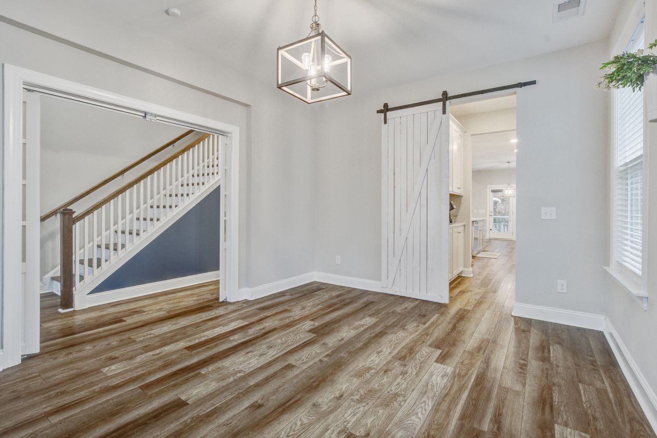 470 Coopers Hawk Drive Photo 11