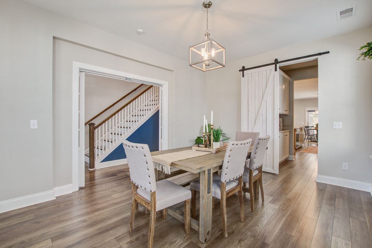 470 Coopers Hawk Drive Photo 12