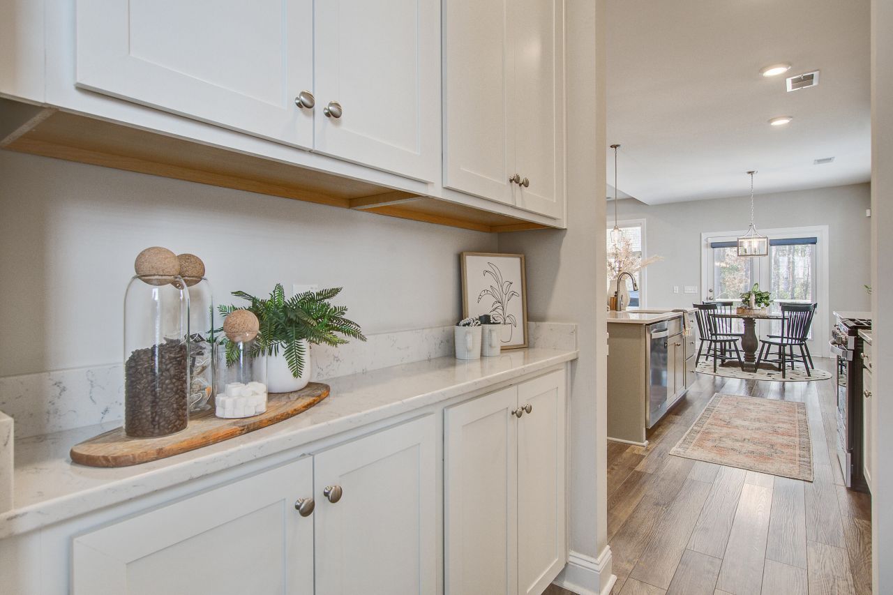 470 Coopers Hawk Drive Photo 14