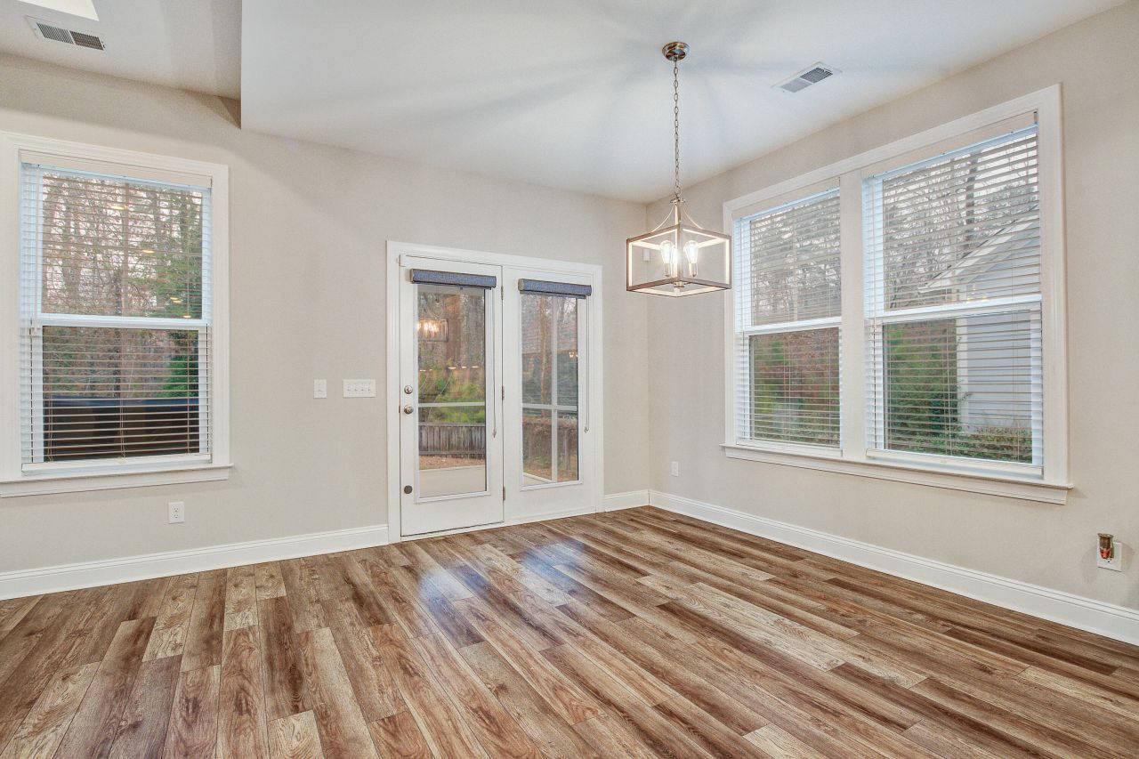 470 Coopers Hawk Drive Photo 16