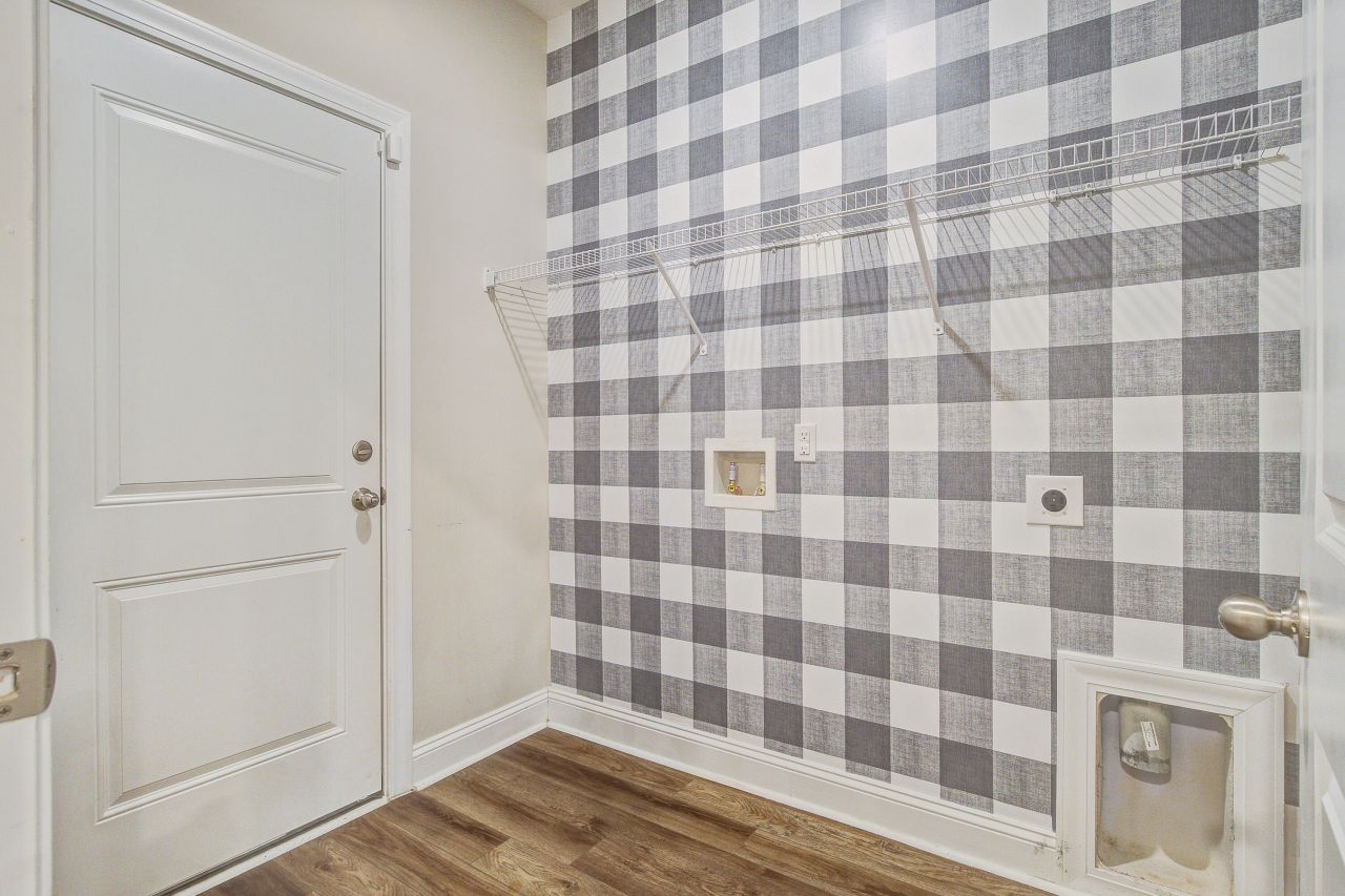 470 Coopers Hawk Drive Photo 28