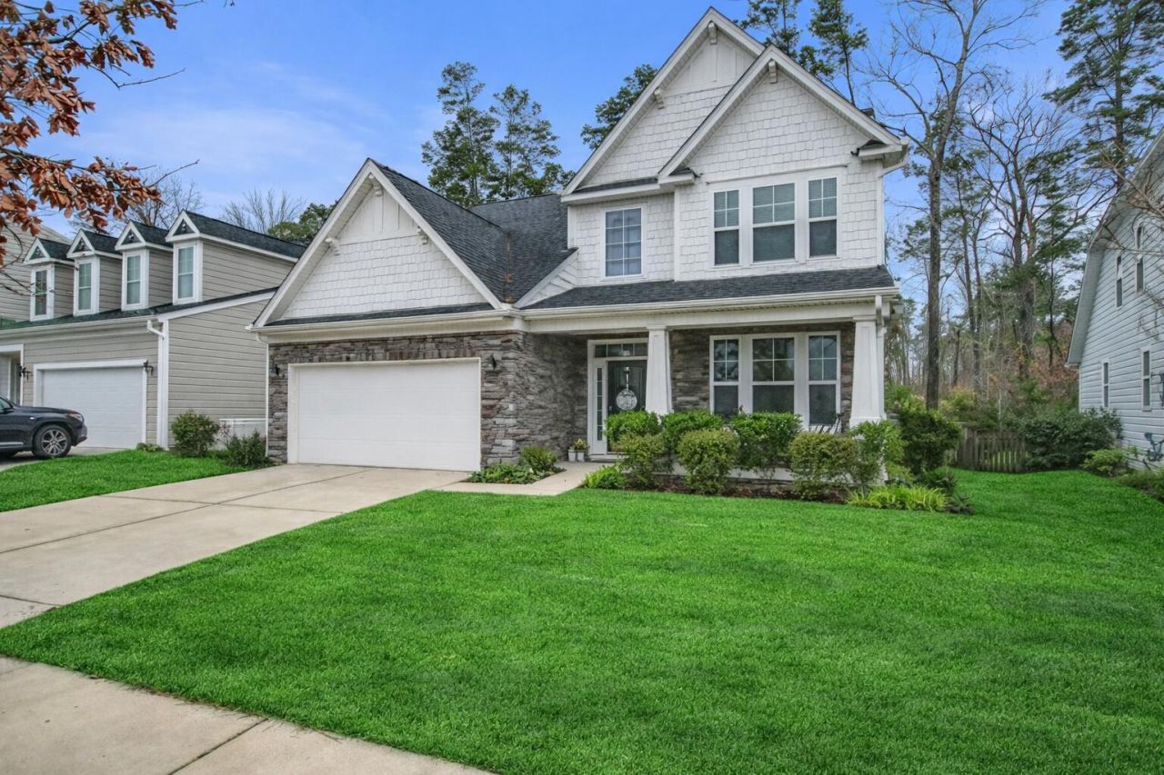 470 Coopers Hawk Drive Photo 3