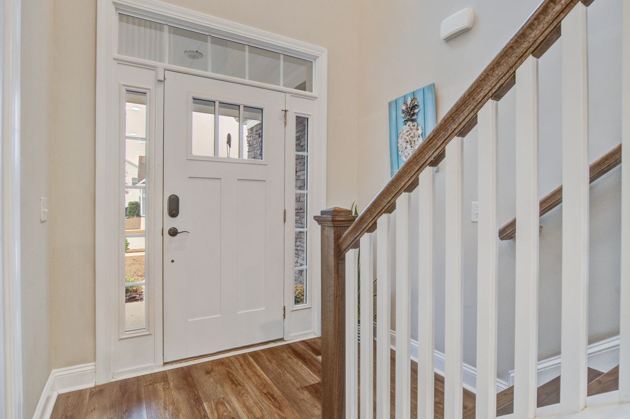 470 Coopers Hawk Drive Photo 6