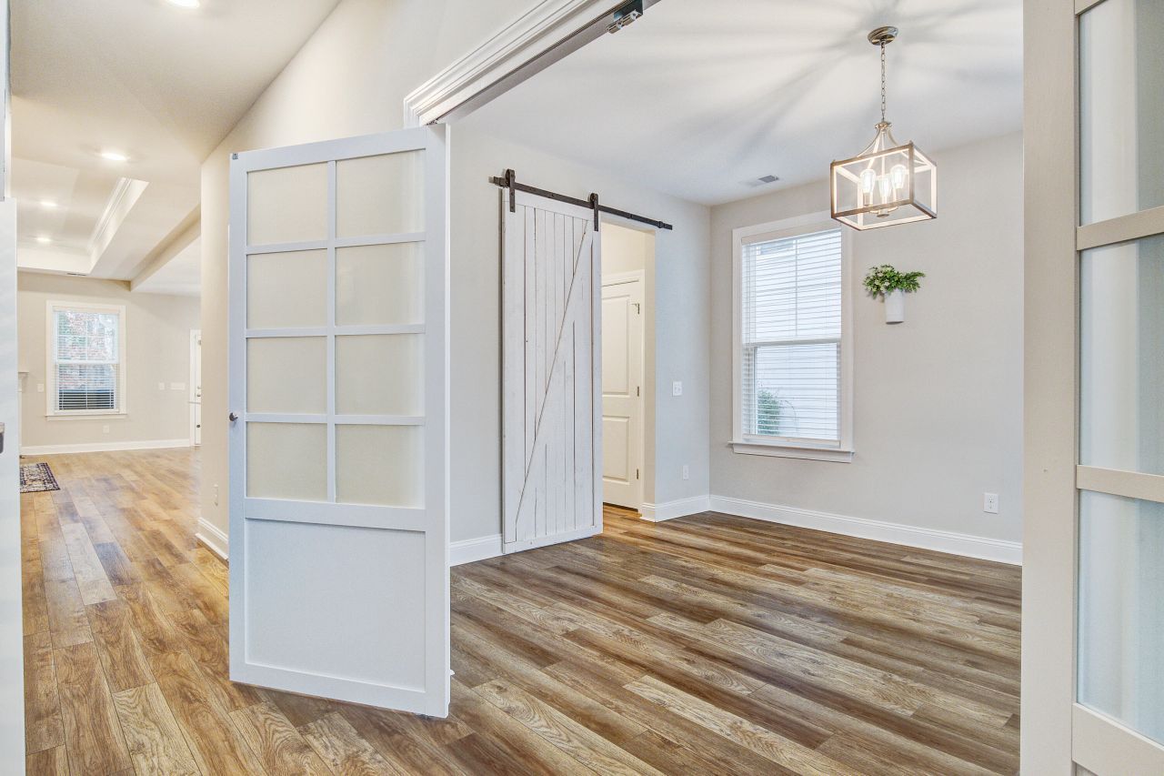 470 Coopers Hawk Drive Photo 8