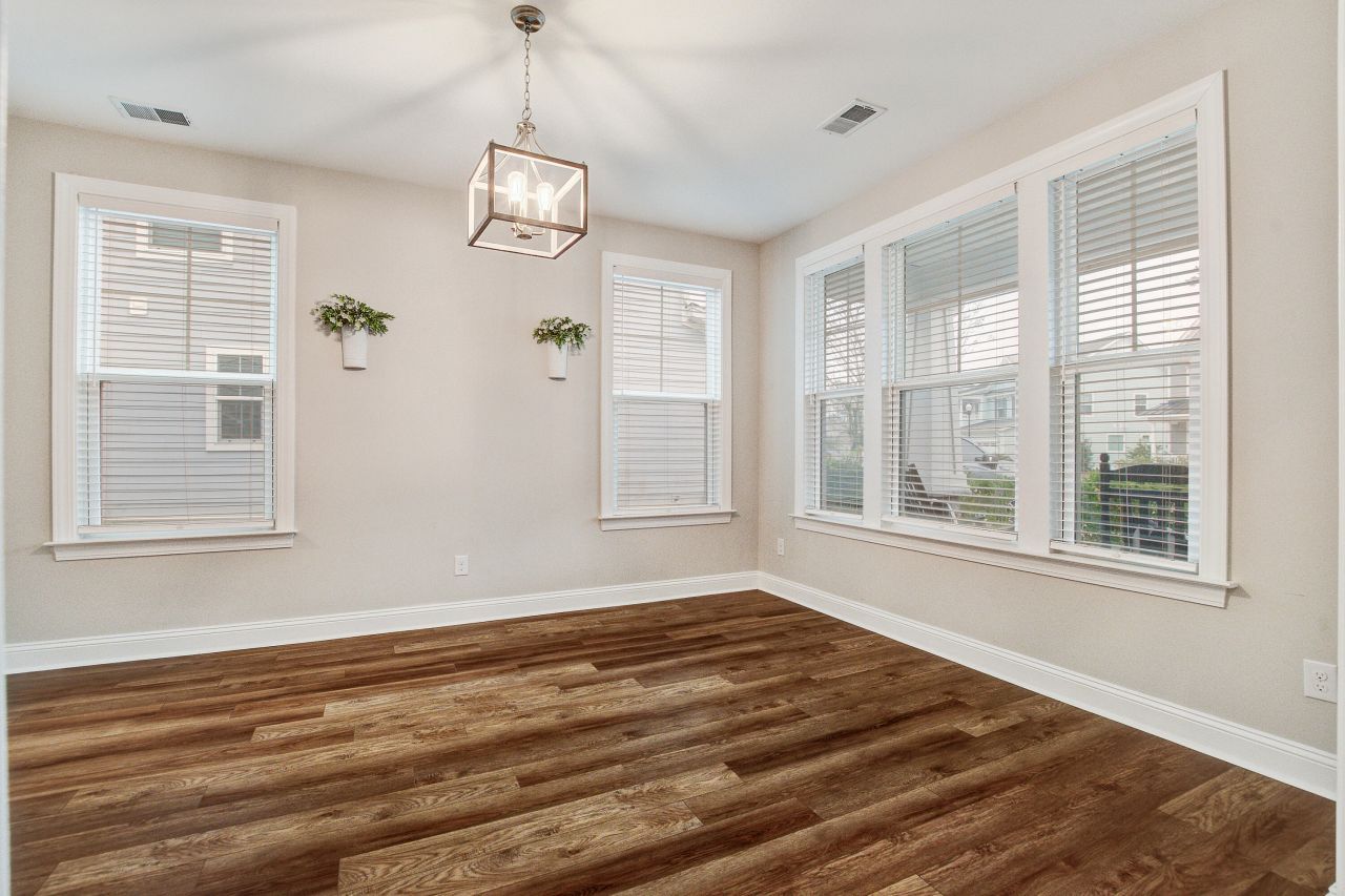 470 Coopers Hawk Drive Photo 9