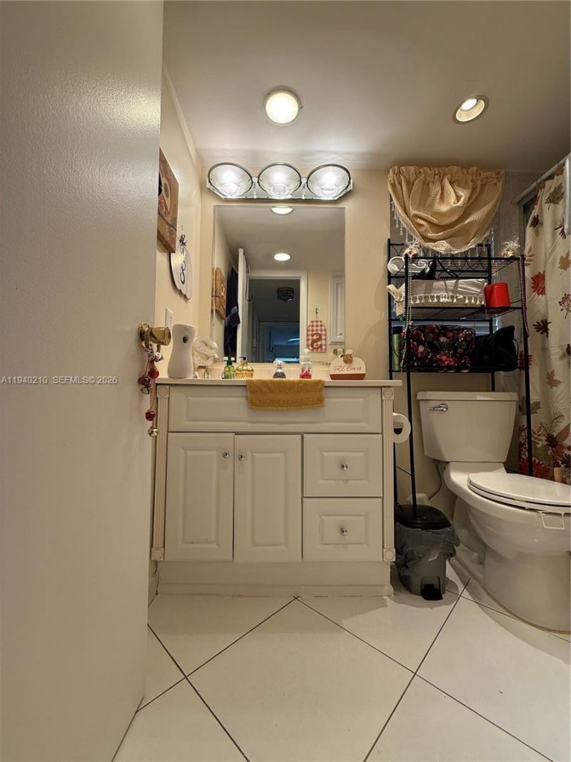 9041 Sunrise Lakes Blvd, Unit 207, Sunrise, FL 33322 Photo