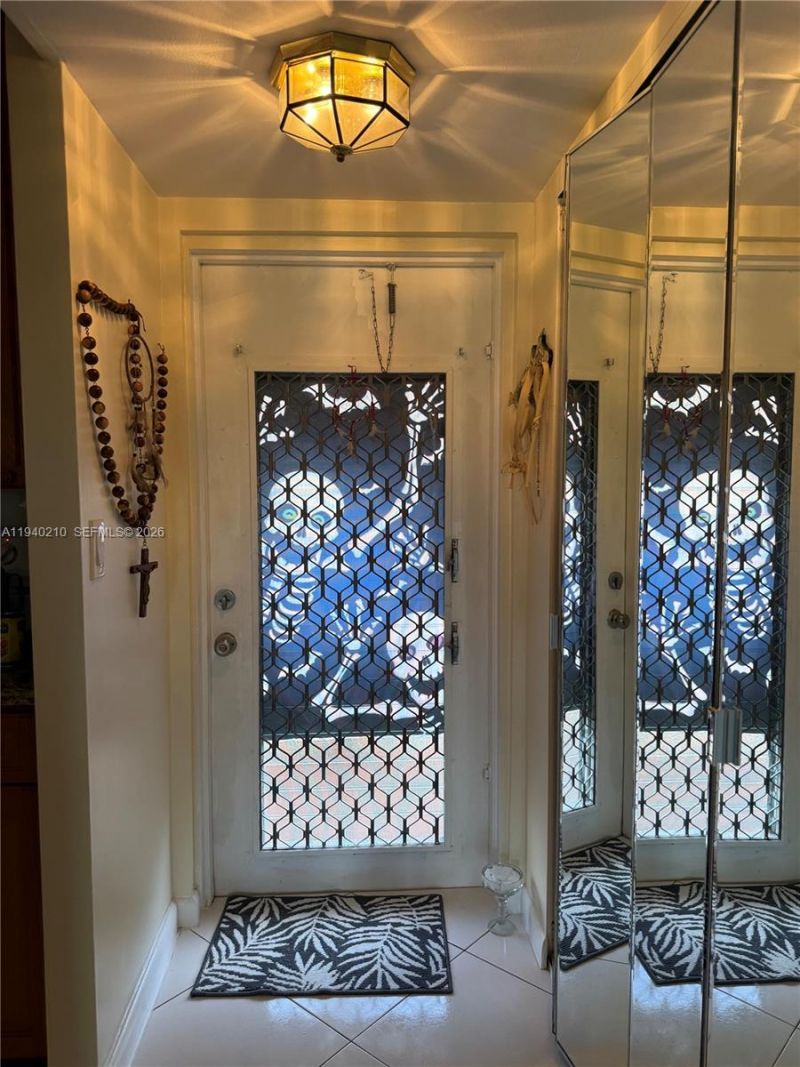 9041 Sunrise Lakes Blvd, Unit 207, Sunrise, FL 33322 Photo