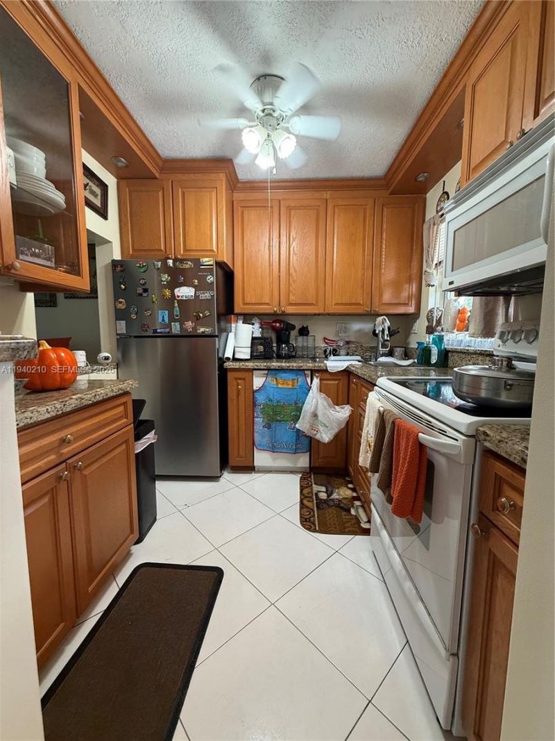9041 Sunrise Lakes Blvd, Unit 207, Sunrise, FL 33322 Photo