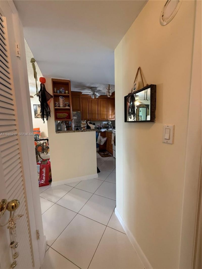 9041 Sunrise Lakes Blvd, Unit 207, Sunrise, FL 33322 Photo