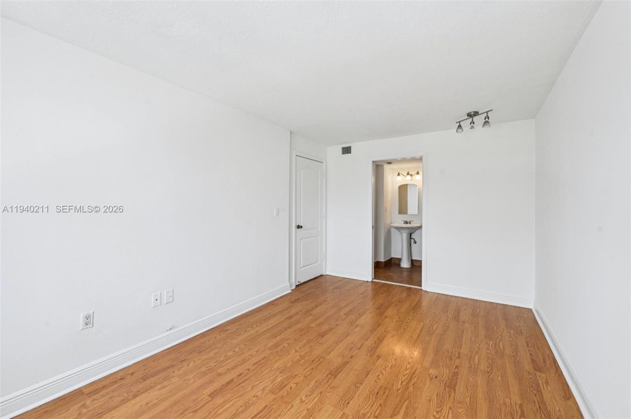 1740 NW N River Dr , Unit 614, Miami, FL 33125 Photo