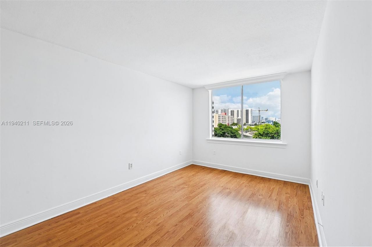 1740 NW N River Dr , Unit 614, Miami, FL 33125 Photo