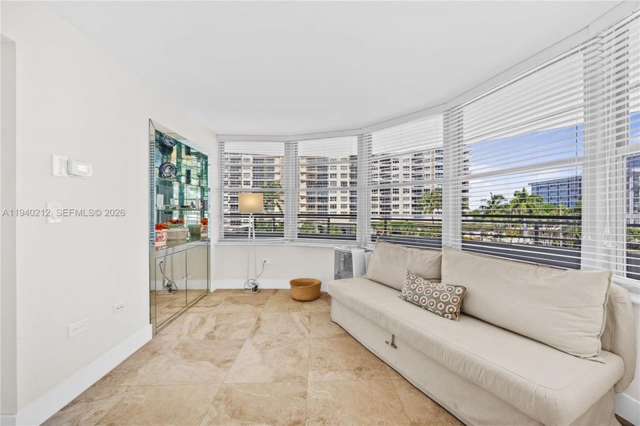 5555 Collins Ave, Unit 4B, Miami Beach, FL 33140 Photo
