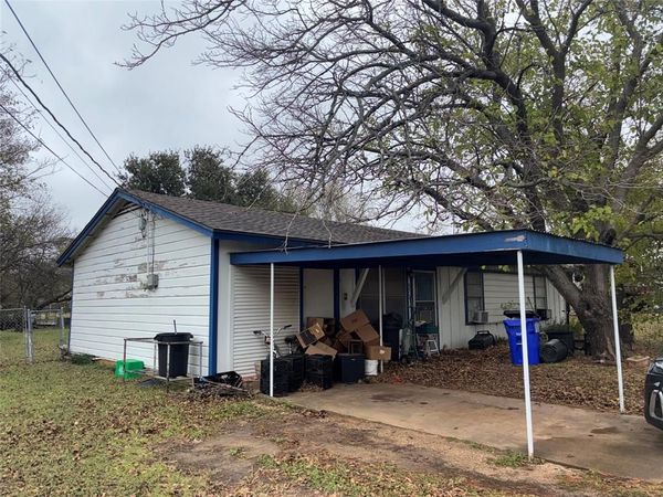 373 Shoreline Drive, Azle, TX 76020