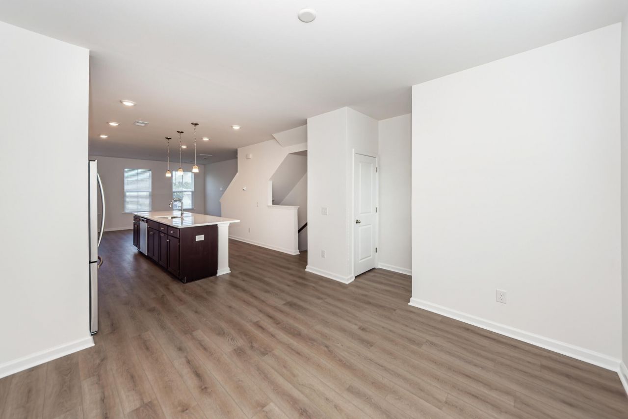 4633 Forest Hills Drive Photo 11