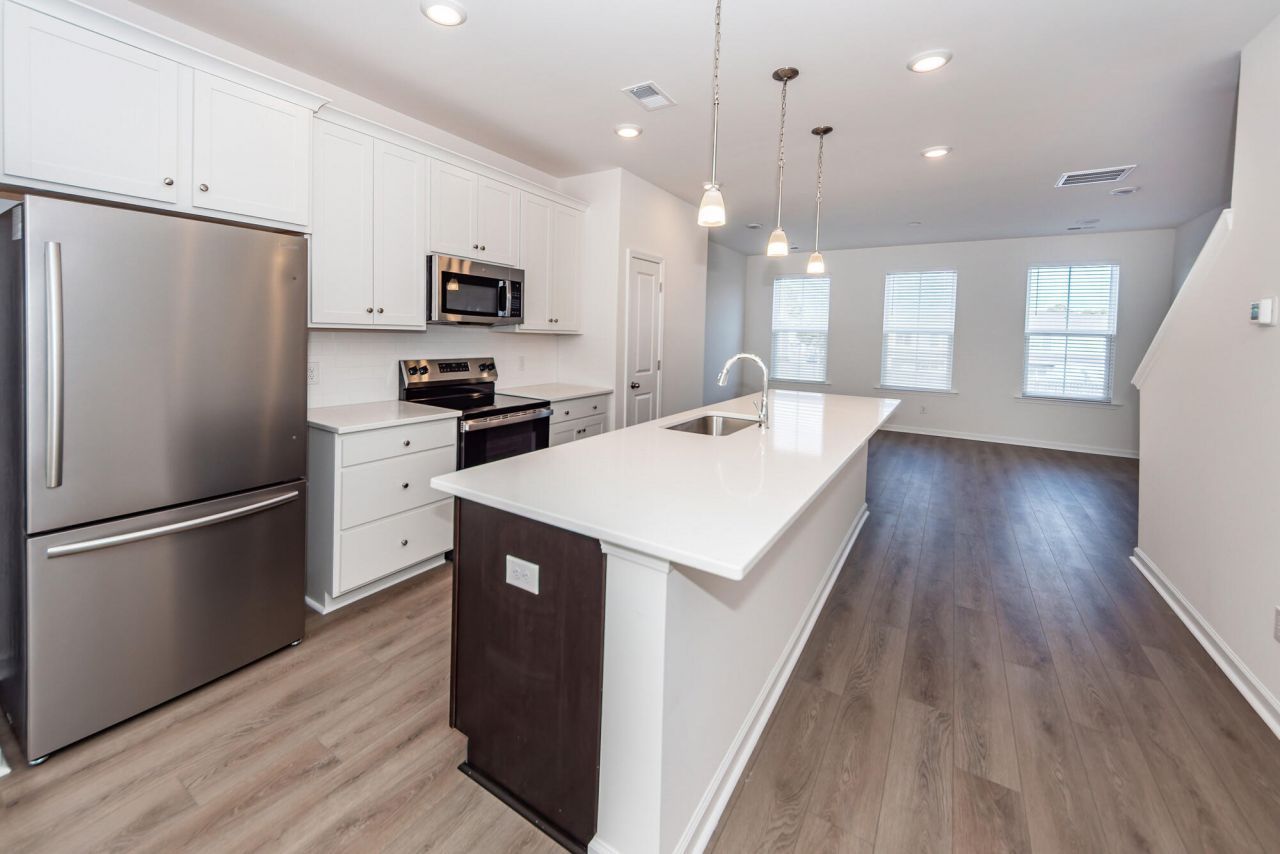 4633 Forest Hills Drive Photo 12